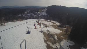 Snow park Paprsek - Lanovka - pohled dolů - 19.3.2023 v 15:15