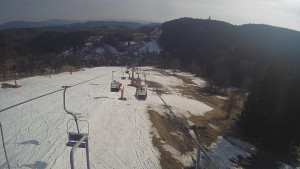 Snow park Paprsek - Lanovka - pohled dolů - 19.3.2023 v 15:40