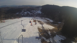 Snow park Paprsek - Lanovka - pohled dolů - 19.3.2023 v 16:40