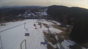 Snow park Paprsek - Lanovka - pohled dolů - 19.3.2023 v 17:15