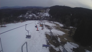 Snow park Paprsek - Lanovka - pohled dolů - 19.3.2023 v 18:15