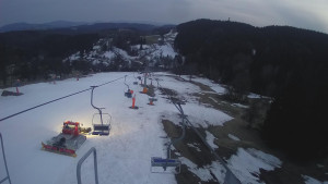 Snow park Paprsek - Lanovka - pohled dolů - 19.3.2023 v 18:20