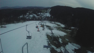Snow park Paprsek - Lanovka - pohled dolů - 19.3.2023 v 18:30