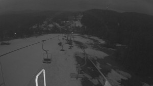 Snow park Paprsek - Lanovka - pohled dolů - 20.3.2023 v 05:20