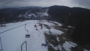Snow park Paprsek - Lanovka - pohled dolů - 20.3.2023 v 05:45