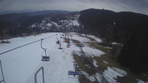 Snow park Paprsek - Lanovka - pohled dolů - 20.3.2023 v 05:50