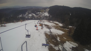 Snow park Paprsek - Lanovka - pohled dolů - 20.3.2023 v 06:05