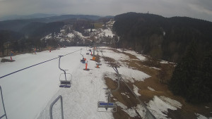 Snow park Paprsek - Lanovka - pohled dolů - 20.3.2023 v 06:15