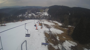Snow park Paprsek - Lanovka - pohled dolů - 20.3.2023 v 06:25