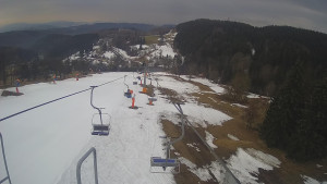 Snow park Paprsek - Lanovka - pohled dolů - 20.3.2023 v 06:40