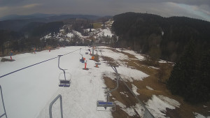 Snow park Paprsek - Lanovka - pohled dolů - 20.3.2023 v 06:50
