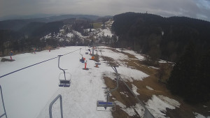 Snow park Paprsek - Lanovka - pohled dolů - 20.3.2023 v 07:05