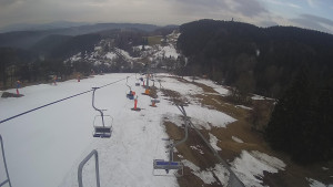 Snow park Paprsek - Lanovka - pohled dolů - 20.3.2023 v 07:15