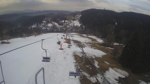 Snow park Paprsek - Lanovka - pohled dolů - 20.3.2023 v 07:20