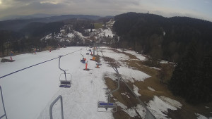 Snow park Paprsek - Lanovka - pohled dolů - 20.3.2023 v 07:25