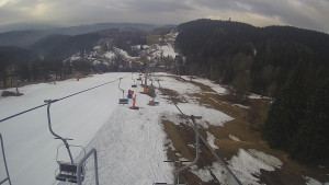 Snow park Paprsek - Lanovka - pohled dolů - 20.3.2023 v 07:45