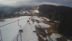 Snow park Paprsek - Lanovka - pohled dolů - 20.3.2023 v 07:50