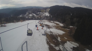 Snow park Paprsek - Lanovka - pohled dolů - 20.3.2023 v 08:30