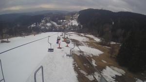 Snow park Paprsek - Lanovka - pohled dolů - 20.3.2023 v 09:20