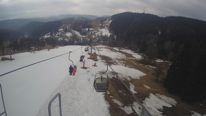 Snow park Paprsek - Lanovka - pohled dolů - 20.3.2023 v 09:35