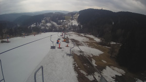 Snow park Paprsek - Lanovka - pohled dolů - 20.3.2023 v 09:40