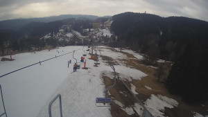 Snow park Paprsek - Lanovka - pohled dolů - 20.3.2023 v 09:50