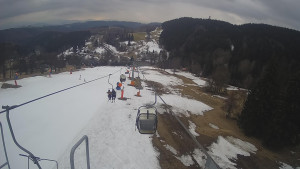 Snow park Paprsek - Lanovka - pohled dolů - 20.3.2023 v 11:05