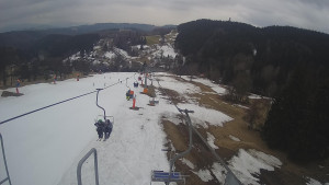 Snow park Paprsek - Lanovka - pohled dolů - 20.3.2023 v 11:10