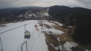 Snow park Paprsek - Lanovka - pohled dolů - 20.3.2023 v 11:15