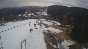Snow park Paprsek - Lanovka - pohled dolů - 20.3.2023 v 11:25