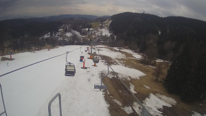 Snow park Paprsek - Lanovka - pohled dolů - 20.3.2023 v 11:50