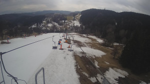 Snow park Paprsek - Lanovka - pohled dolů - 20.3.2023 v 11:55