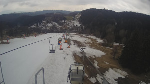 Snow park Paprsek - Lanovka - pohled dolů - 20.3.2023 v 12:05