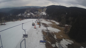 Snow park Paprsek - Lanovka - pohled dolů - 20.3.2023 v 12:30