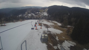 Snow park Paprsek - Lanovka - pohled dolů - 20.3.2023 v 12:35