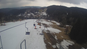 Snow park Paprsek - Lanovka - pohled dolů - 20.3.2023 v 12:40