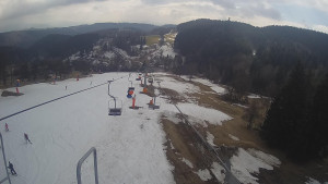 Snow park Paprsek - Lanovka - pohled dolů - 20.3.2023 v 13:10