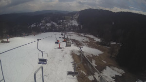 Snow park Paprsek - Lanovka - pohled dolů - 20.3.2023 v 13:15