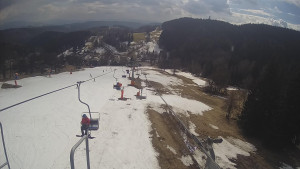 Snow park Paprsek - Lanovka - pohled dolů - 20.3.2023 v 13:40