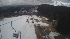 Snow park Paprsek - Lanovka - pohled dolů - 20.3.2023 v 13:50