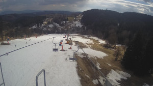 Snow park Paprsek - Lanovka - pohled dolů - 20.3.2023 v 14:35