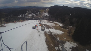 Snow park Paprsek - Lanovka - pohled dolů - 20.3.2023 v 14:40