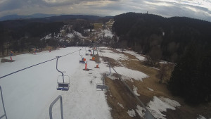 Snow park Paprsek - Lanovka - pohled dolů - 20.3.2023 v 14:45