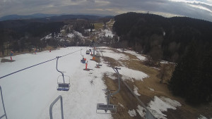 Snow park Paprsek - Lanovka - pohled dolů - 20.3.2023 v 15:15