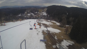 Snow park Paprsek - Lanovka - pohled dolů - 20.3.2023 v 15:25