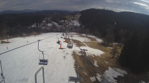 Snow park Paprsek - Lanovka - pohled dolů - 20.3.2023 v 15:30