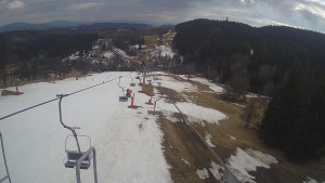 Snow park Paprsek - Lanovka - pohled dolů - 20.3.2023 v 15:35
