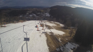 Snow park Paprsek - Lanovka - pohled dolů - 20.3.2023 v 15:55