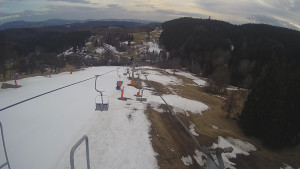 Snow park Paprsek - Lanovka - pohled dolů - 20.3.2023 v 17:15