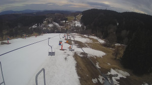 Snow park Paprsek - Lanovka - pohled dolů - 20.3.2023 v 17:40